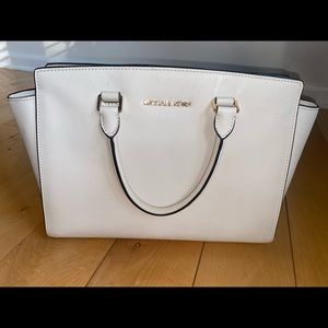 White Micheal Kors Purse